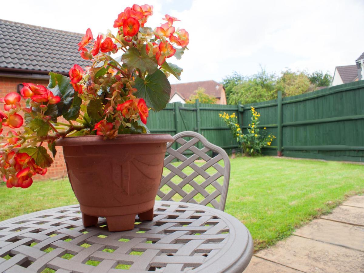 ケタリング East Midland House Free Private Parking Fast Wifi Smart Tv With Gardenヴィラ エクステリア 写真